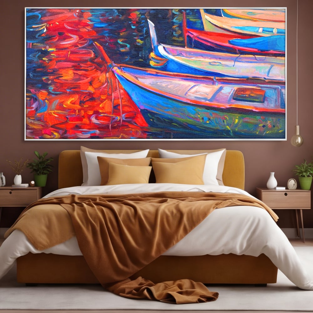 Tablou canvas cu pictura cu barci in port la apus, in rama de aluminiu argintiu, pe perete intr-un dormitor